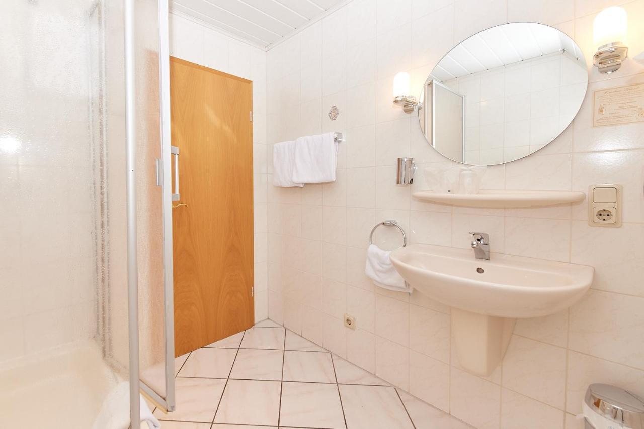 Hotel-Restaurant Ehses Zeltingen-Rachtig Bagian luar foto