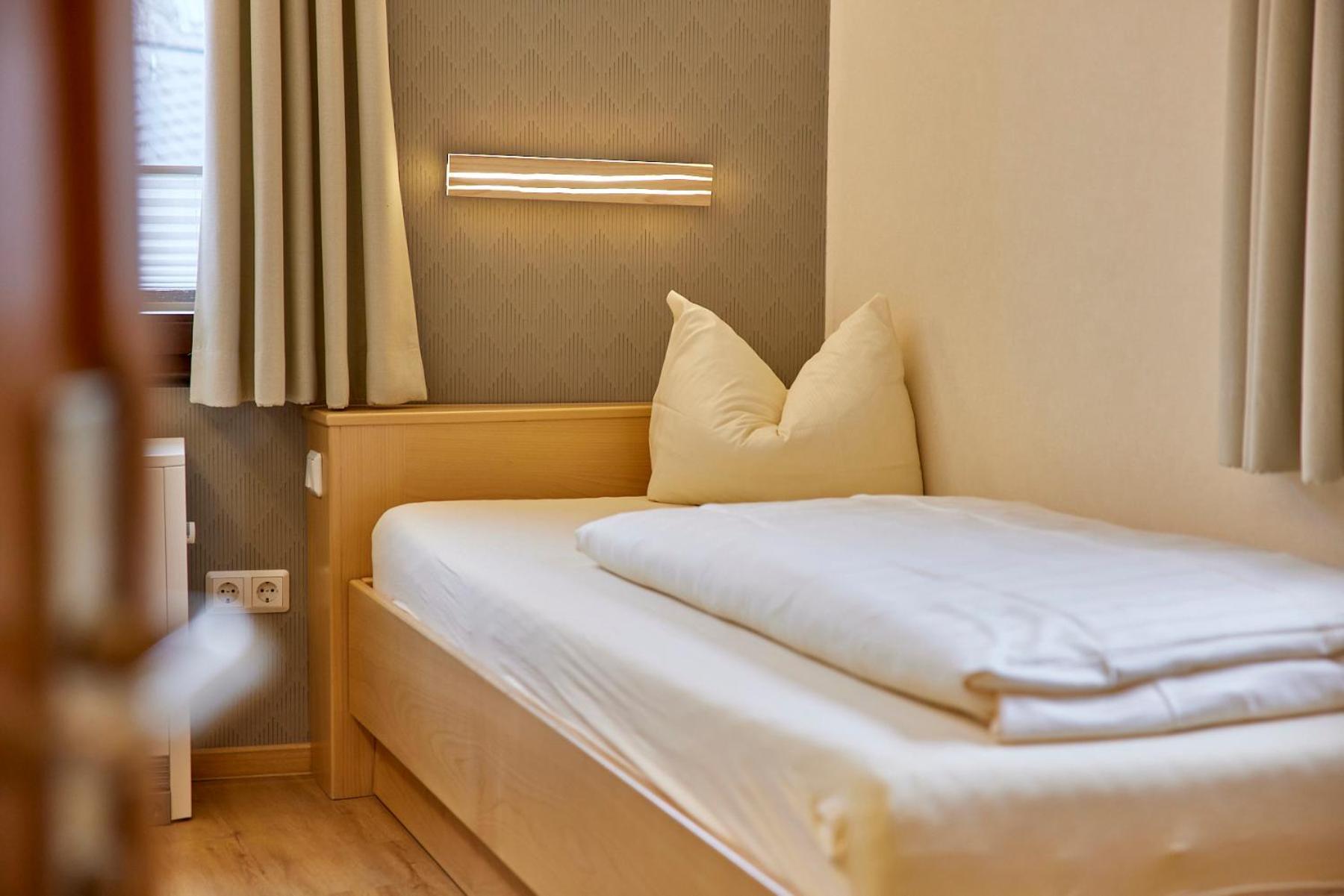 Hotel-Restaurant Ehses Zeltingen-Rachtig Bagian luar foto